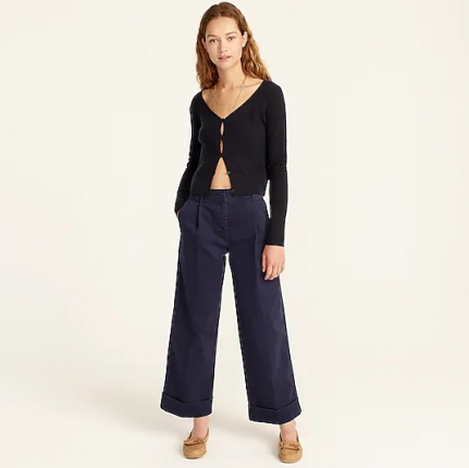 Wide-leg pleated chino pant